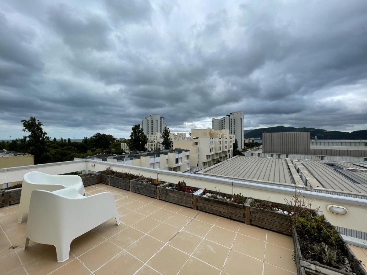 Beautiful Penthouse Apartment With Terrace - 4 Minute Walk To The Beach Tróia Exterior foto