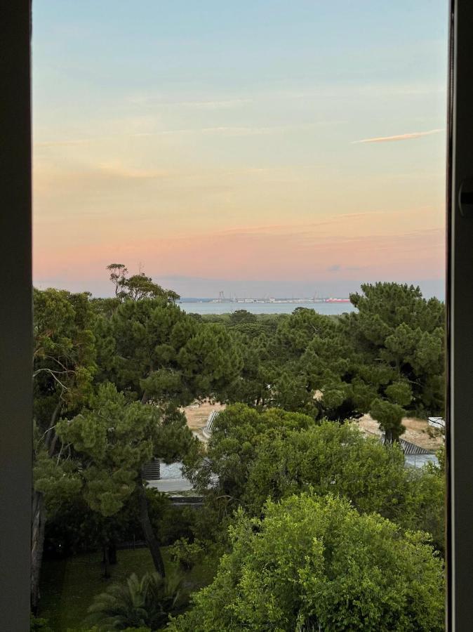 Beautiful Penthouse Apartment With Terrace - 4 Minute Walk To The Beach Tróia Exterior foto